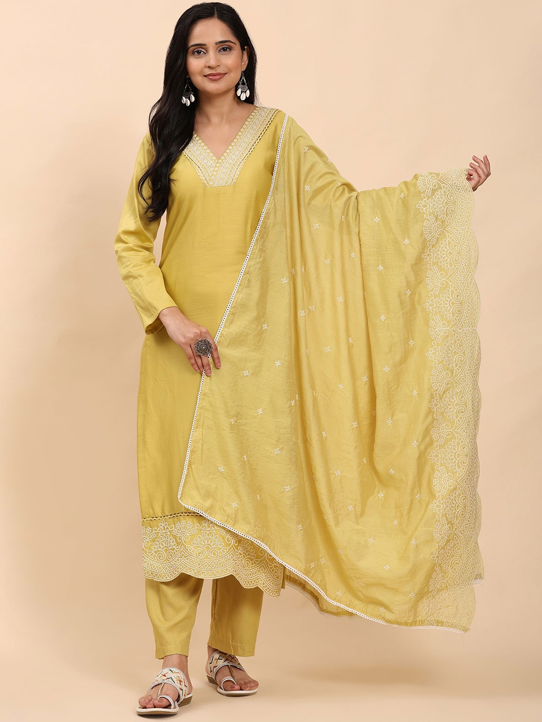 Mamicha Women Ethnic Motifs Embroidered Regular Thread Work Pure Cotton Kurta with Palazzos & With Dupatta, Yellow
Mamicha Women Ethnic Motifs Embroidered Regular Thread Work Pure Cotton Kurta with Palazzos & With Dupatta, Yellow