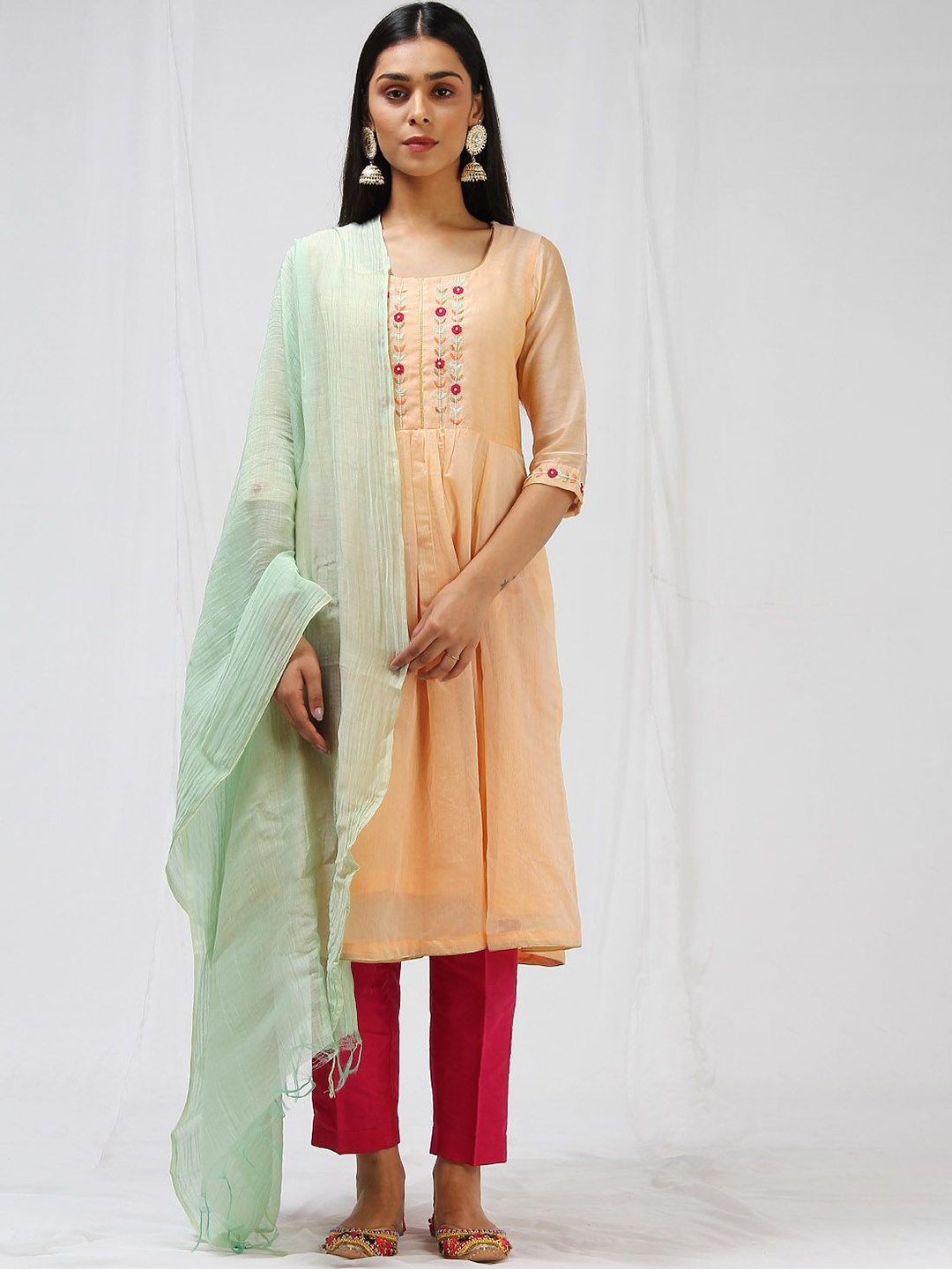 KHUSHBOO AND PANKAJ Women Embroidered Regular Thread Work Kurta with Trousers & With Dupatta, Peach
KHUSHBOO AND PANKAJ Women Embroidered Regular Thread Work Kurta with Trousers & With Dupatta, Peach