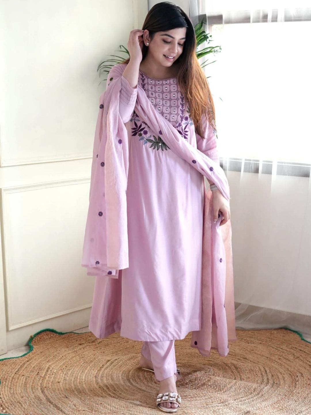 KOTRONS Women Embroidered Regular Thread Work Silk Kurta with Trousers & With Dupatta, Peach
KOTRONS Women Embroidered Regular Thread Work Silk Kurta with Trousers & With Dupatta, Peach