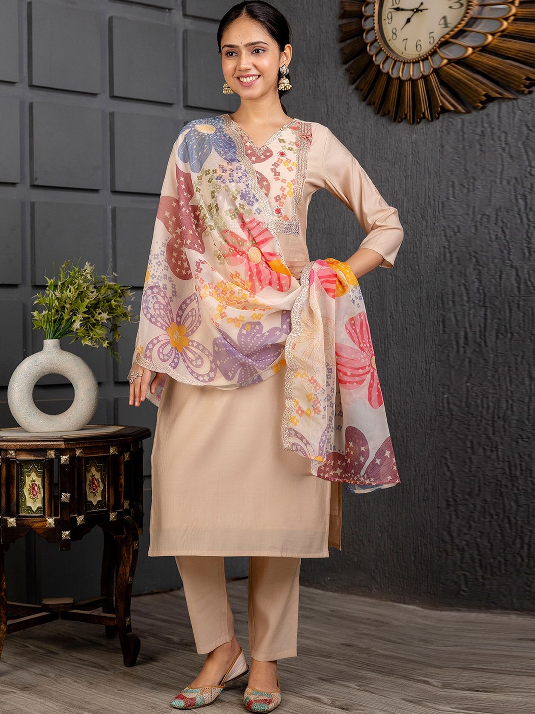 HERE&NOW Women Ethnic Motifs Embroidered Regular Kurta with Trousers & With Dupatta, Cream
HERE&NOW Women Ethnic Motifs Embroidered Regular Kurta with Trousers & With Dupatta, Cream