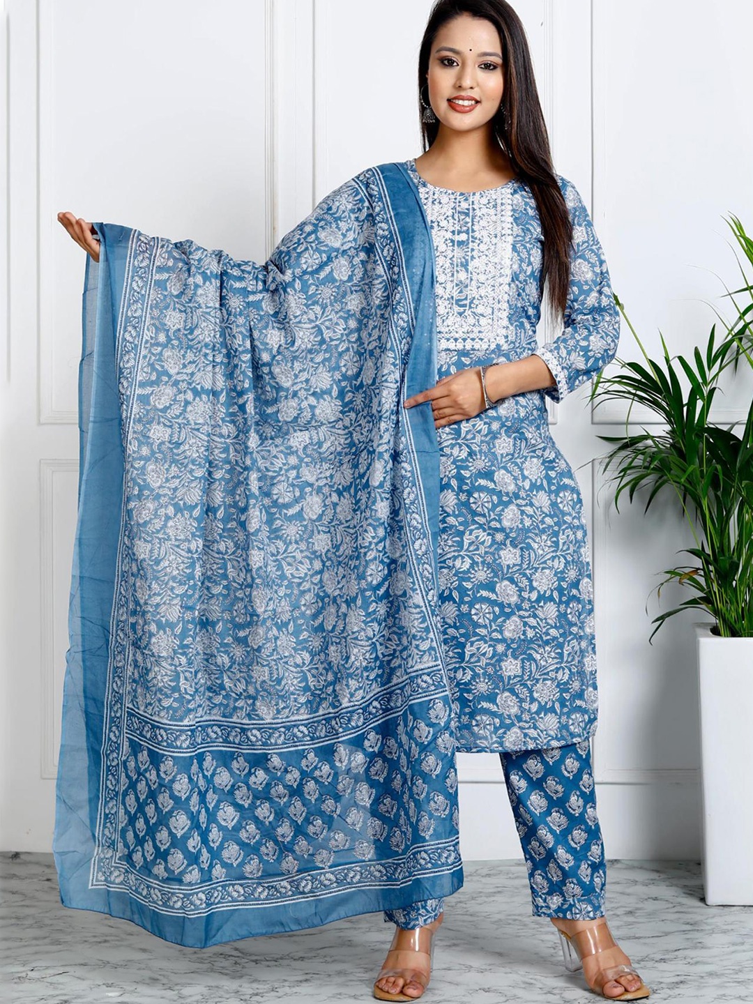ASANSHI Women Floral Printed Regular Thread Work Pure Cotton Kurta with Trousers & With Dupatta, Blue
ASANSHI Women Floral Printed Regular Thread Work Pure Cotton Kurta with Trousers & With Dupatta, Blue