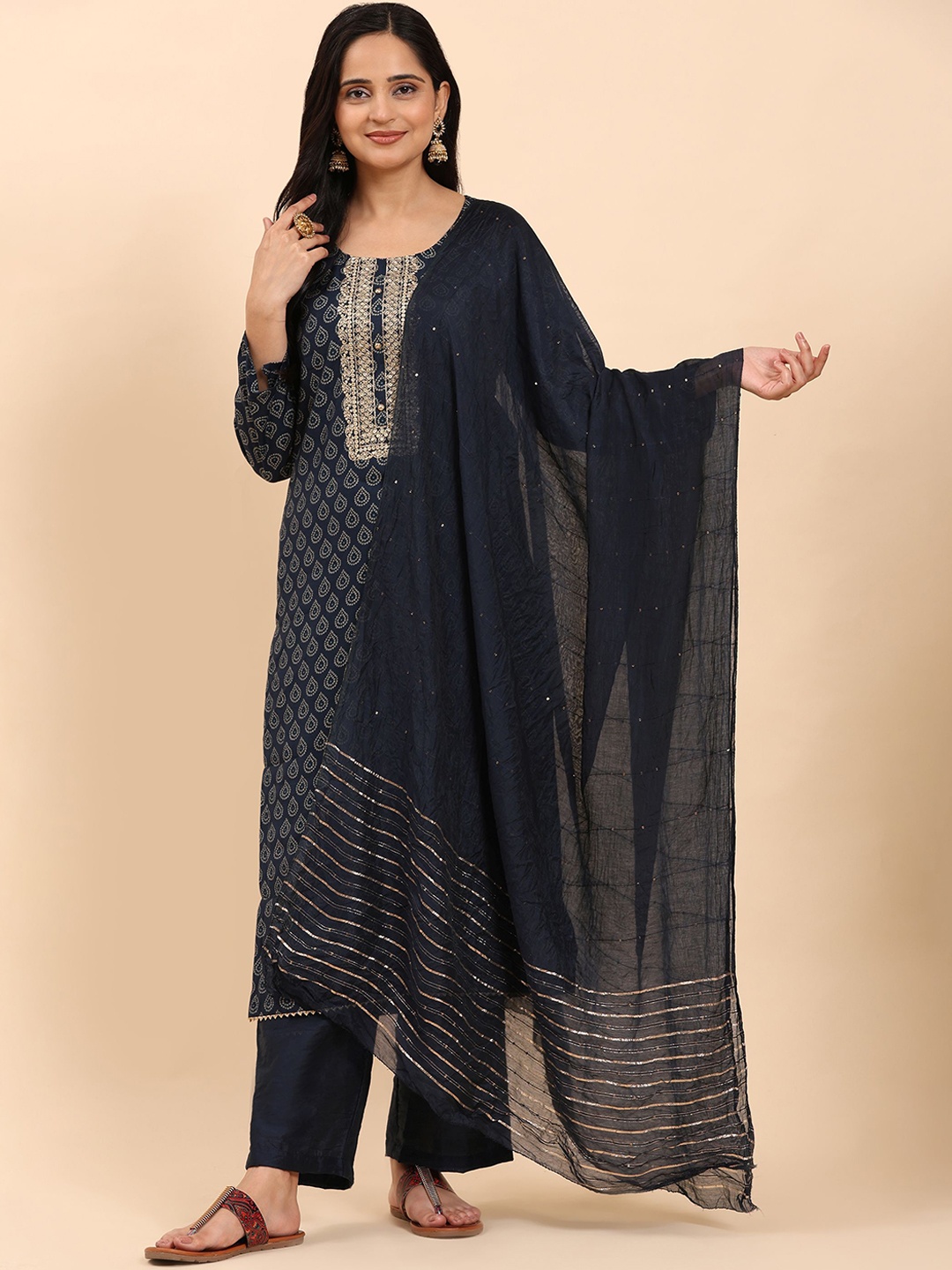 Mamicha Women Floral Printed Regular Pure Cotton Kurta with Trousers & With Dupatta, Navy blue
Mamicha Women Floral Printed Regular Pure Cotton Kurta with Trousers & With Dupatta, Navy blue