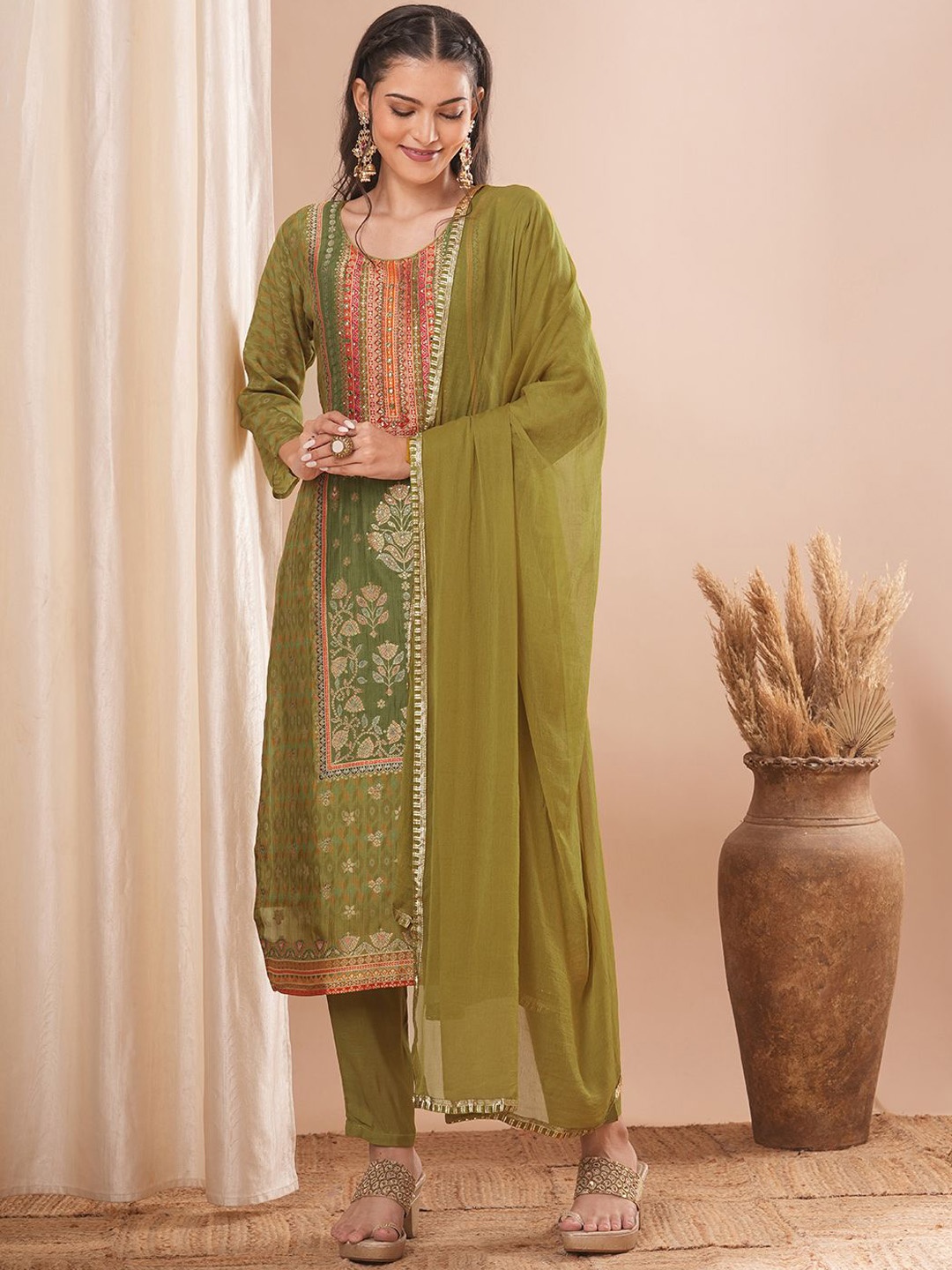 FASHOR Women Ethnic Motifs Printed Regular Mirror Work Kurta with Trousers & With Dupatta, Green
FASHOR Women Ethnic Motifs Printed Regular Mirror Work Kurta with Trousers & With Dupatta, Green