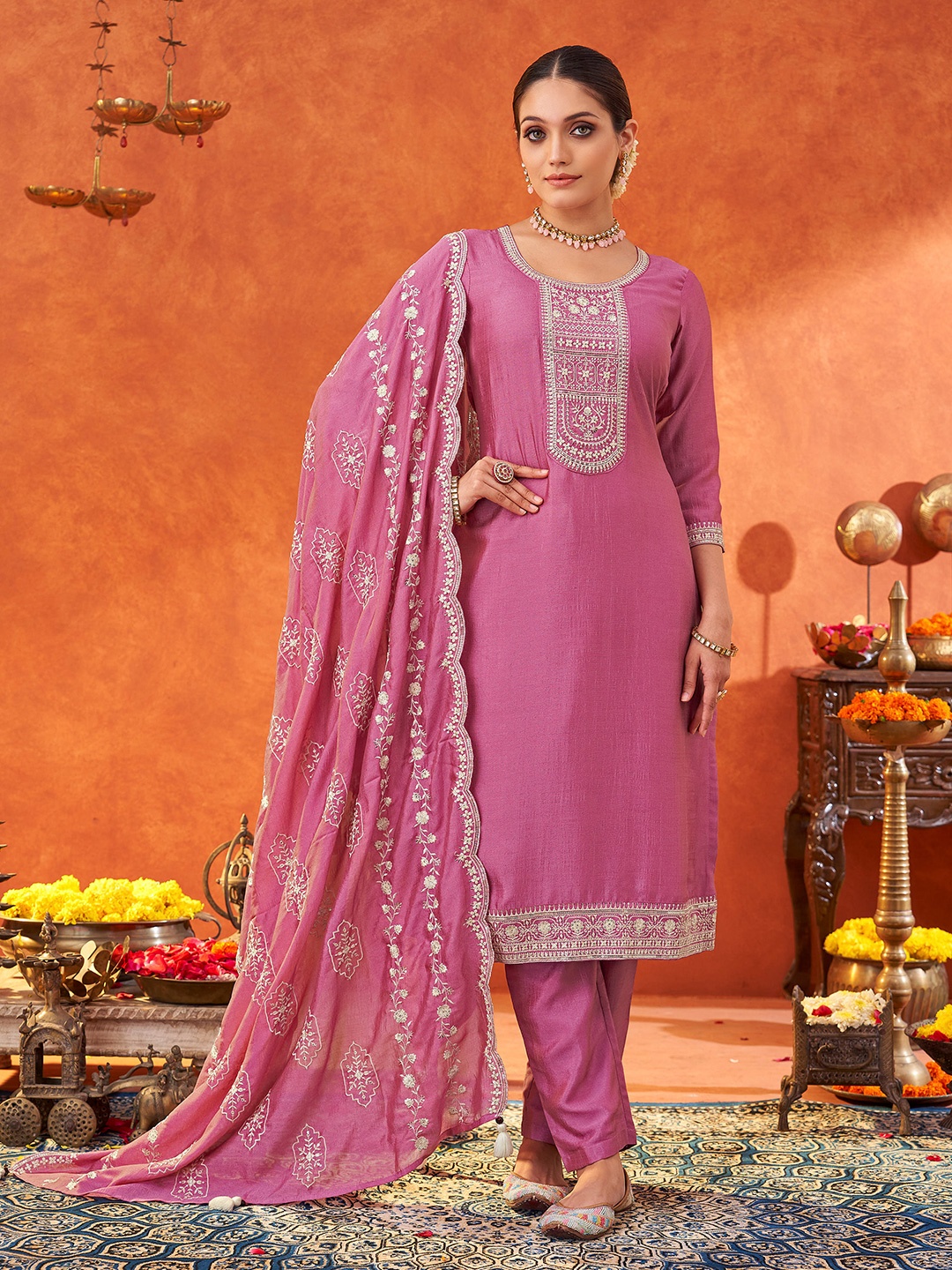 Fourleaf Women Ethnic Motifs Embroidered Regular Thread Work Kurta with Trousers & With Dupatta, Pink
Fourleaf Women Ethnic Motifs Embroidered Regular Thread Work Kurta with Trousers & With Dupatta, Pink