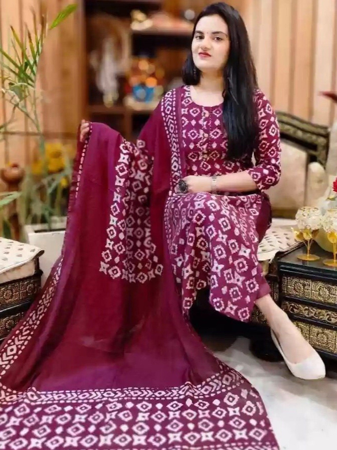 Piludi Women Ethnic Motifs Printed Regular Kurta with Trousers & With Dupatta, Purple
Piludi Women Ethnic Motifs Printed Regular Kurta with Trousers & With Dupatta, Purple