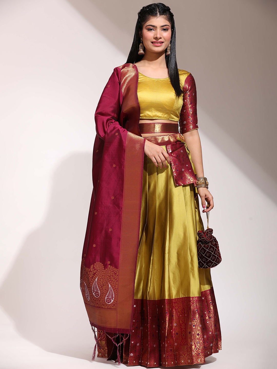 DIVASTRI Floral Woven Design Zari Work Silk Semi-Stitched Lehenga & Blouse With Dupatta, Yellow
DIVASTRI Floral Woven Design Zari Work Silk Semi-Stitched Lehenga & Blouse With Dupatta, Yellow