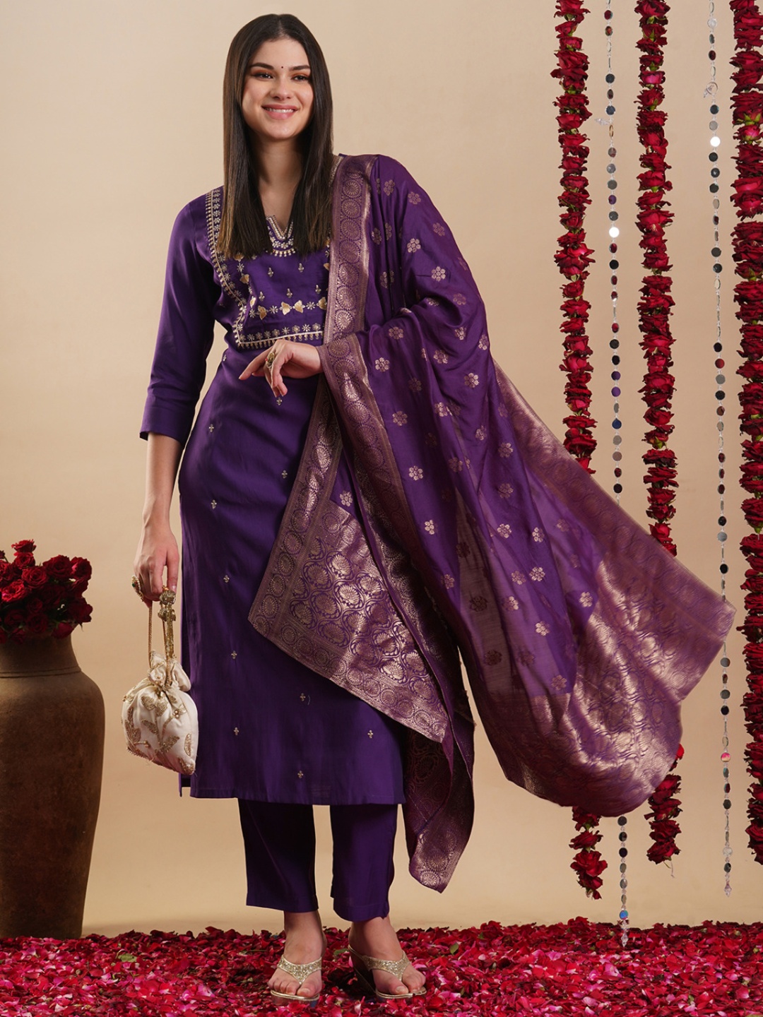 DIVASTRI Floral Embroidered Notch Neck Sequinned Straight Kurta With Trousers And Dupatta, Purple
DIVASTRI Floral Embroidered Notch Neck Sequinned Straight Kurta With Trousers And Dupatta, Purple