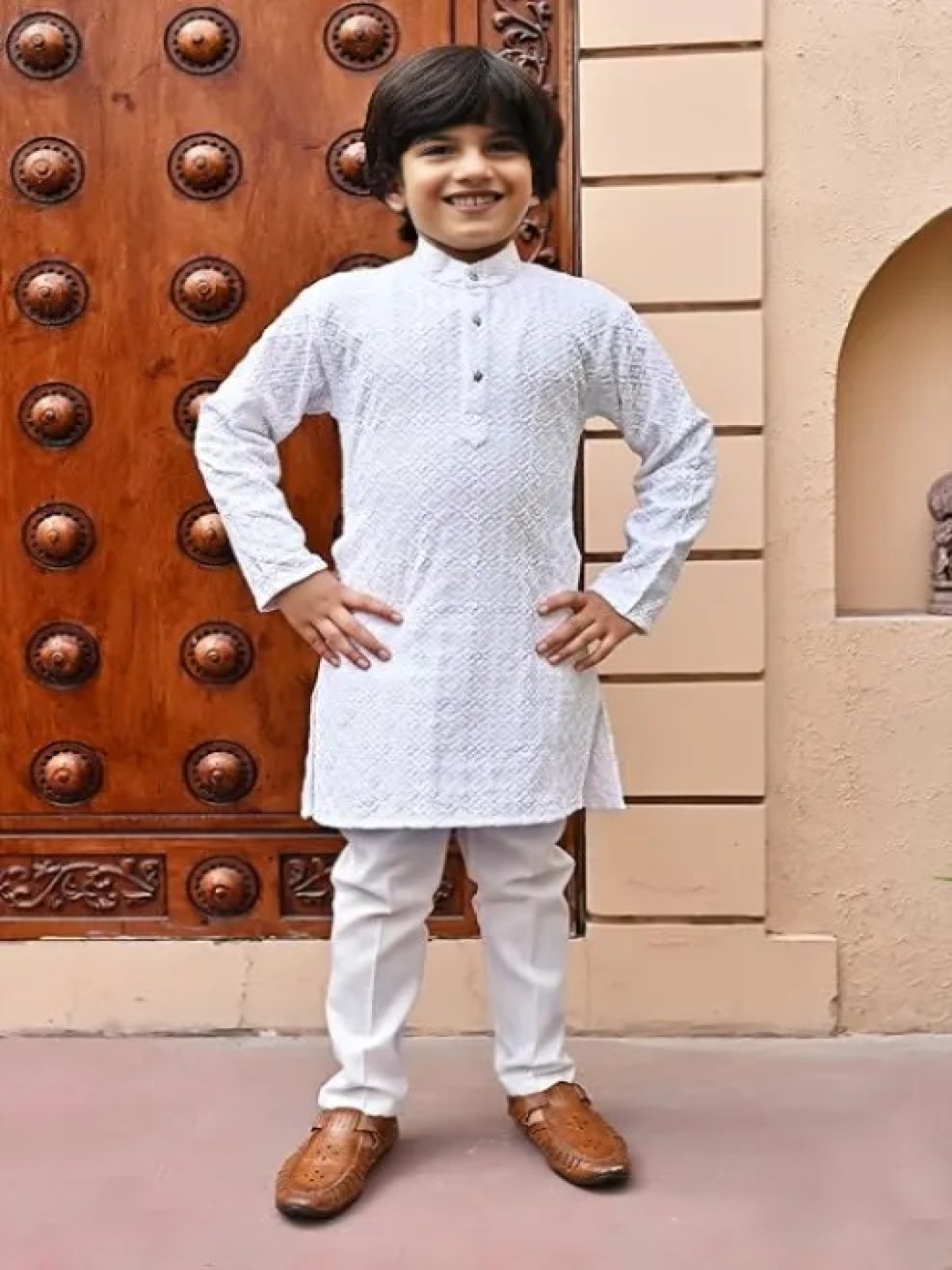 Qtsy Boys Floral Embroidered Band Collar Sequinned Pure Cotton Kurta With Trousers, White
Qtsy Boys Floral Embroidered Band Collar Sequinned Pure Cotton Kurta With Trousers, White