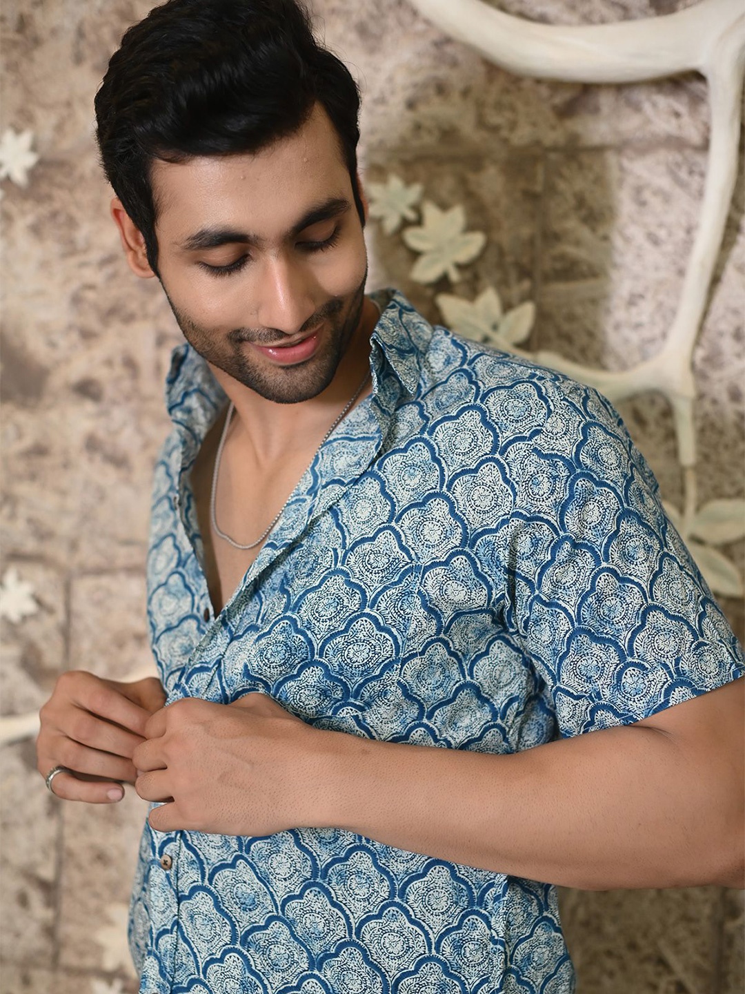 Style Matters Men Standard Fit Spread Collar Abstract Printed Cotton Casual Shirt, Blue
Style Matters Men Standard Fit Spread Collar Abstract Printed Cotton Casual Shirt, Blue