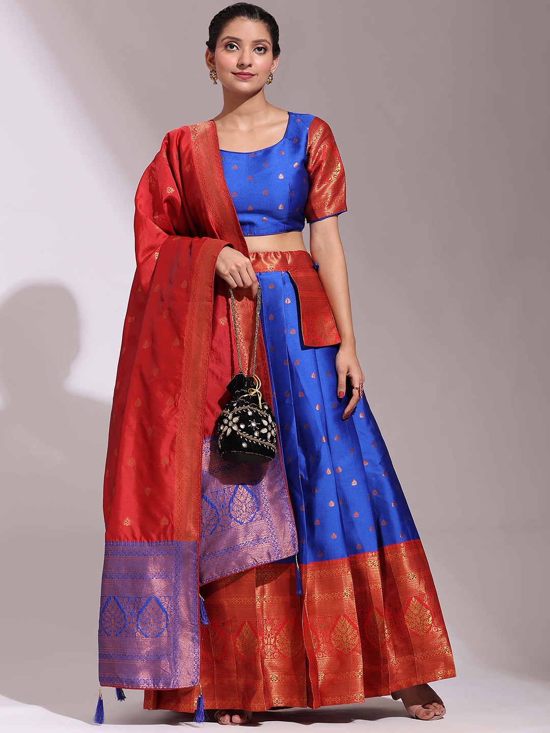 DIVASTRI Floral Woven Design Semi-Stitched Lehenga & Unstitched Blouse With Dupatta, Blue
DIVASTRI Floral Woven Design Semi-Stitched Lehenga & Unstitched Blouse With Dupatta, Blue