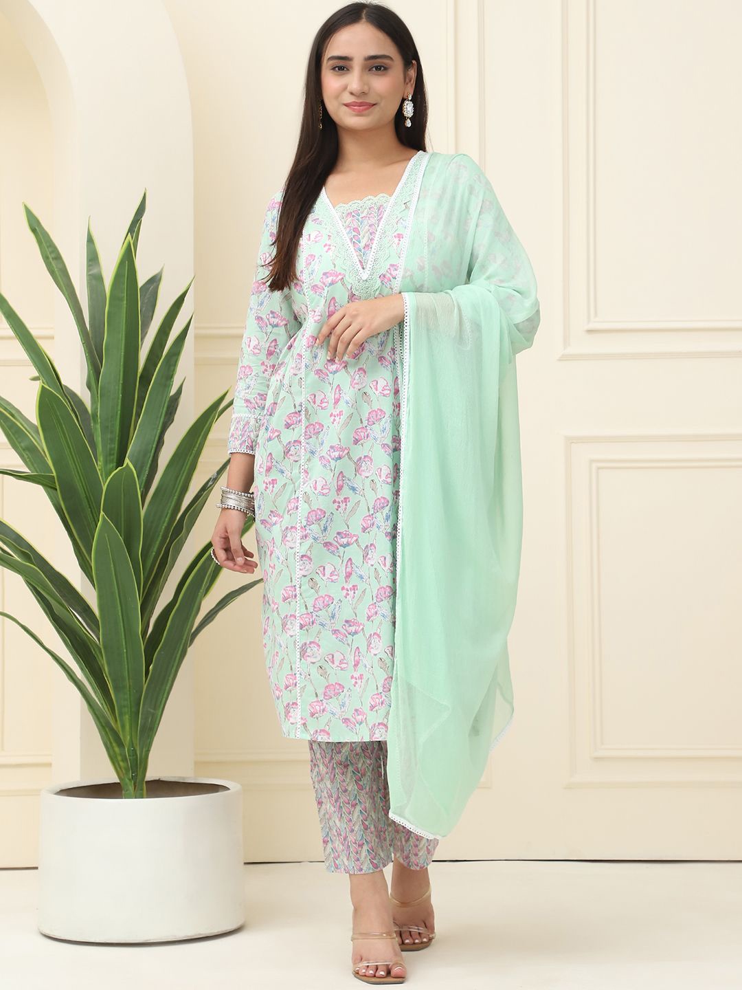 BAESD Floral Printed Panelled V-Neck Pure Cotton A-Line Kurta With Trousers And Dupatta, Green
BAESD Floral Printed Panelled V-Neck Pure Cotton A-Line Kurta With Trousers And Dupatta, Green