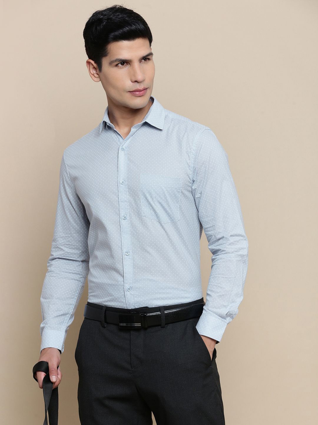 INVICTUS Men Standard Slim Fit Spread Collar Micro Ditsy Printed Cotton Casual Shirt, Blue
INVICTUS Men Standard Slim Fit Spread Collar Micro Ditsy Printed Cotton Casual Shirt, Blue