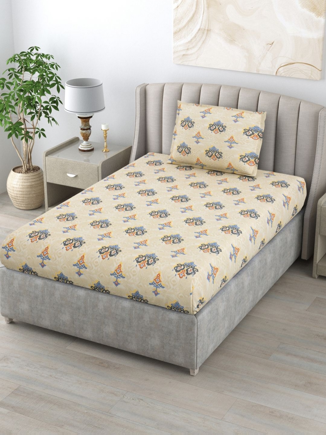 Aura Classic Beige Floral Printed 120 TC Cotton Single Size Bedsheet Set 1.50 m x 2.20 m
Aura Classic Beige Floral Printed 120 TC Cotton Single Size Bedsheet Set 1.50 m x 2.20 m