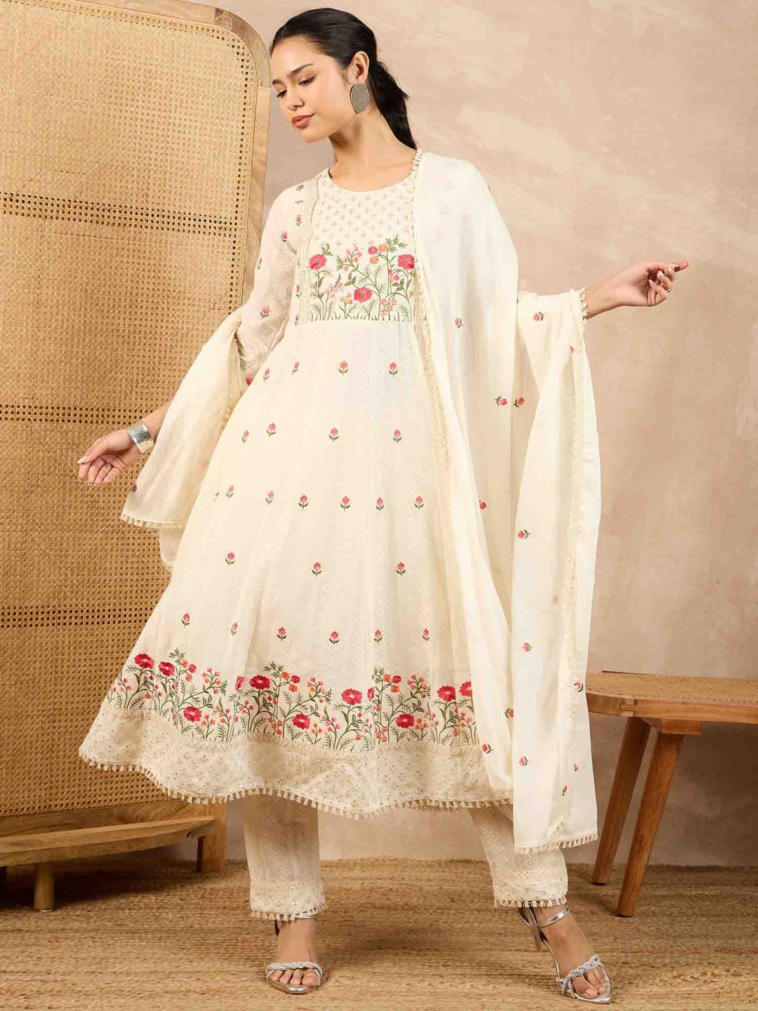 all about you Floral Embroidered Sequinned Pure Cotton Kurta With Trousers & Dupatta, White
all about you Floral Embroidered Sequinned Pure Cotton Kurta With Trousers & Dupatta, White