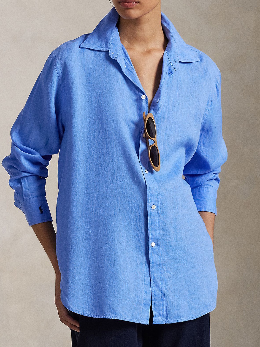 Polo Ralph Lauren Women Classic Relaxed Fit Spread Collar Solid Linen Casual Shirt, Blue
Polo Ralph Lauren Women Classic Relaxed Fit Spread Collar Solid Linen Casual Shirt, Blue