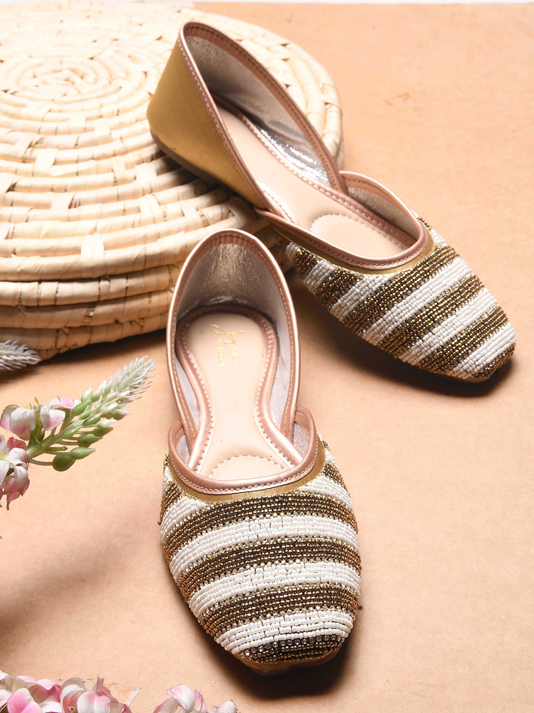 JM Looks Fashion Flat Embellished Open Toe Flat Sandal with Comfortable Sole For Womens, Copper
JM Looks Fashion Flat Embellished Open Toe Flat Sandal with Comfortable Sole For Womens, Copper