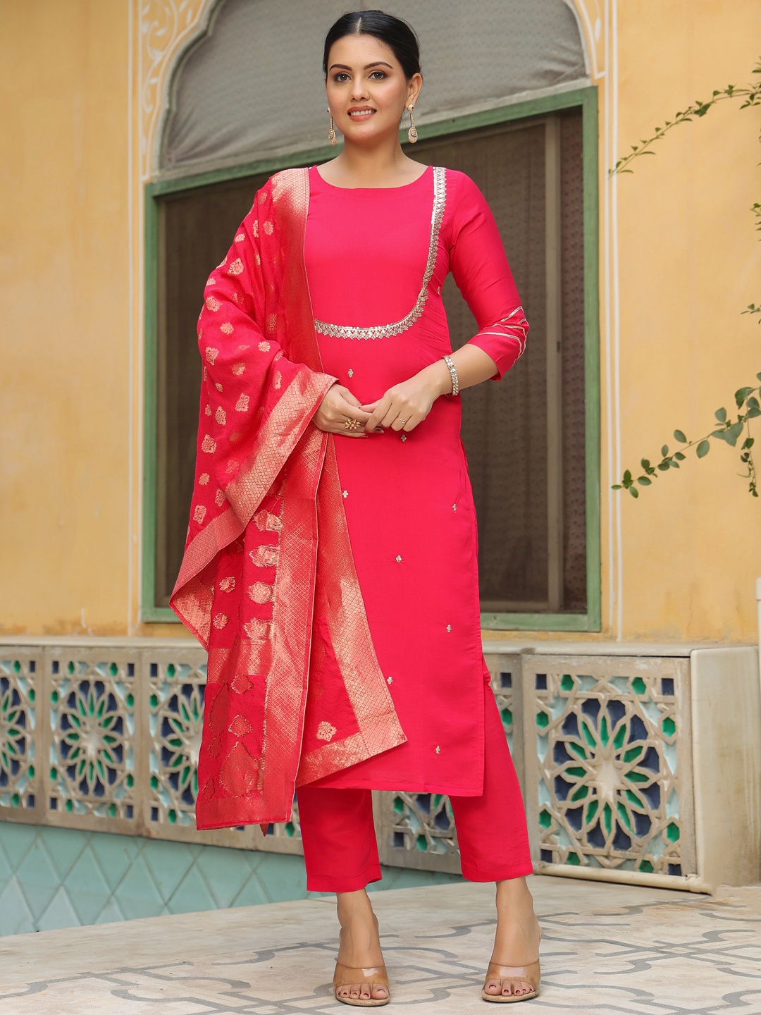 DIVASTRI Floral Embroidered Sequunied Straight Kurta With Trousers And Dupatta, Pink
DIVASTRI Floral Embroidered Sequunied Straight Kurta With Trousers And Dupatta, Pink