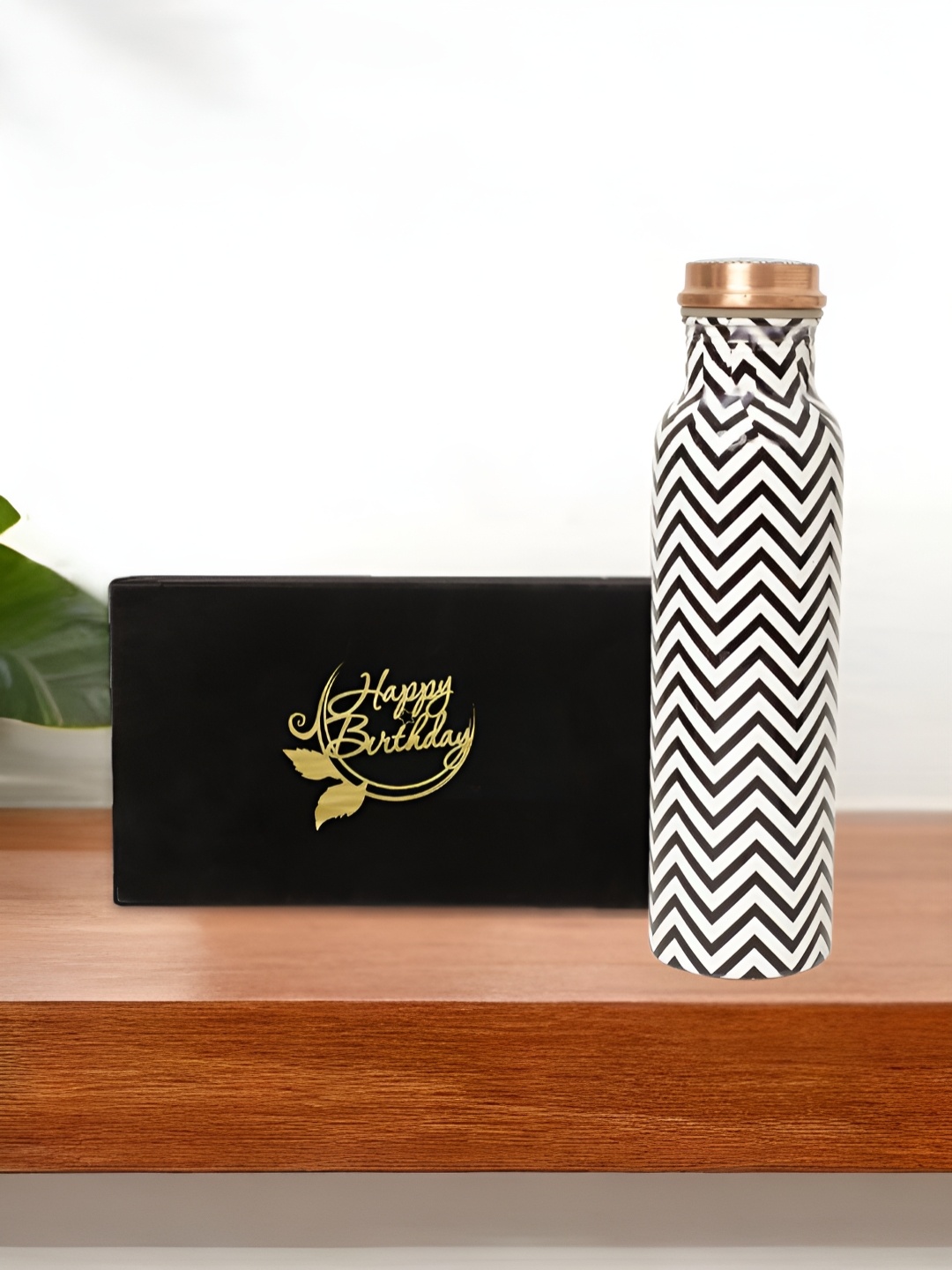 INTERNATIONAL GIFT White Printed Pure Copper Single Water Bottle With Velvet Box-950 ml
INTERNATIONAL GIFT White Printed Pure Copper Single Water Bottle With Velvet Box-950 ml