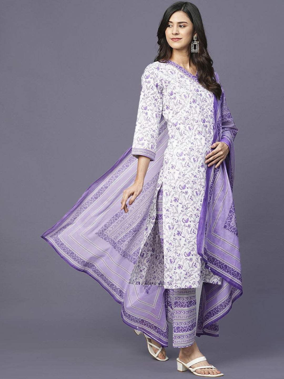 Moda Rapido Floral Printed Round Neck Straight Kurta With Trouser And Dupatta, Lavender
Moda Rapido Floral Printed Round Neck Straight Kurta With Trouser And Dupatta, Lavender