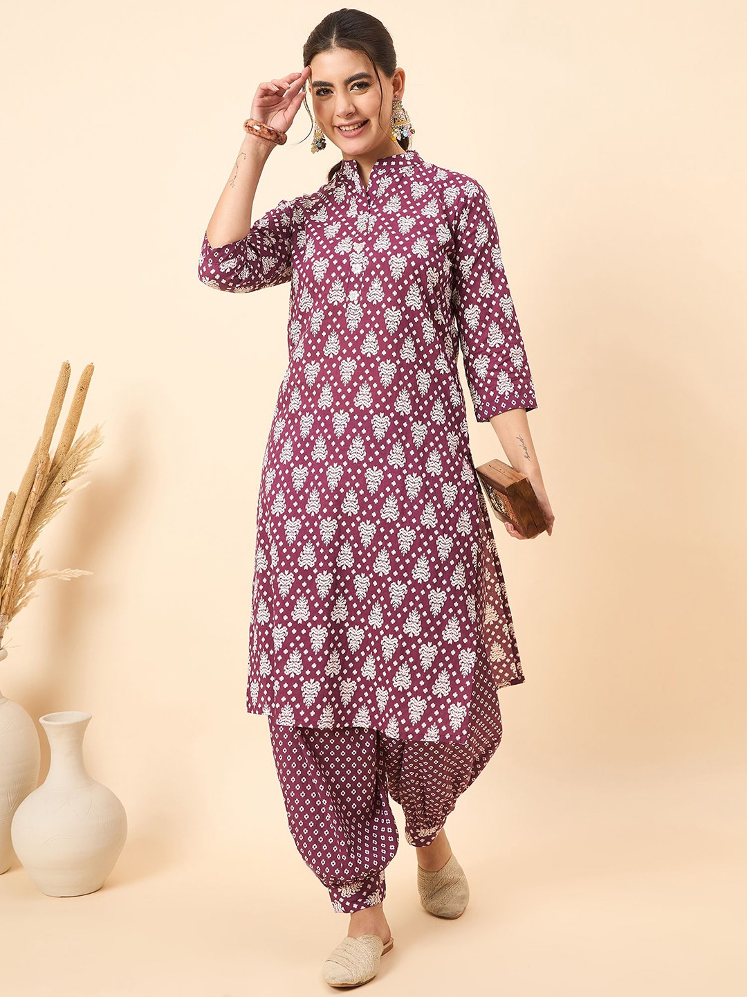 Anouk Maroon Ethnic Motifs Printed Mandarin Collar Pure Cotton Straight Kurta With Salwar
Anouk Maroon Ethnic Motifs Printed Mandarin Collar Pure Cotton Straight Kurta With Salwar