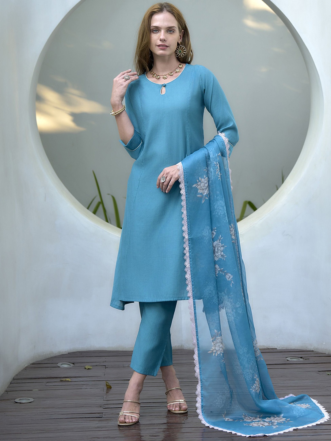 SHREE LAXMINARAYAN EXPORT Keyhole Neck Panelled A-Line Kurta With Trouser & Dupatta, Blue
SHREE LAXMINARAYAN EXPORT Keyhole Neck Panelled A-Line Kurta With Trouser & Dupatta, Blue