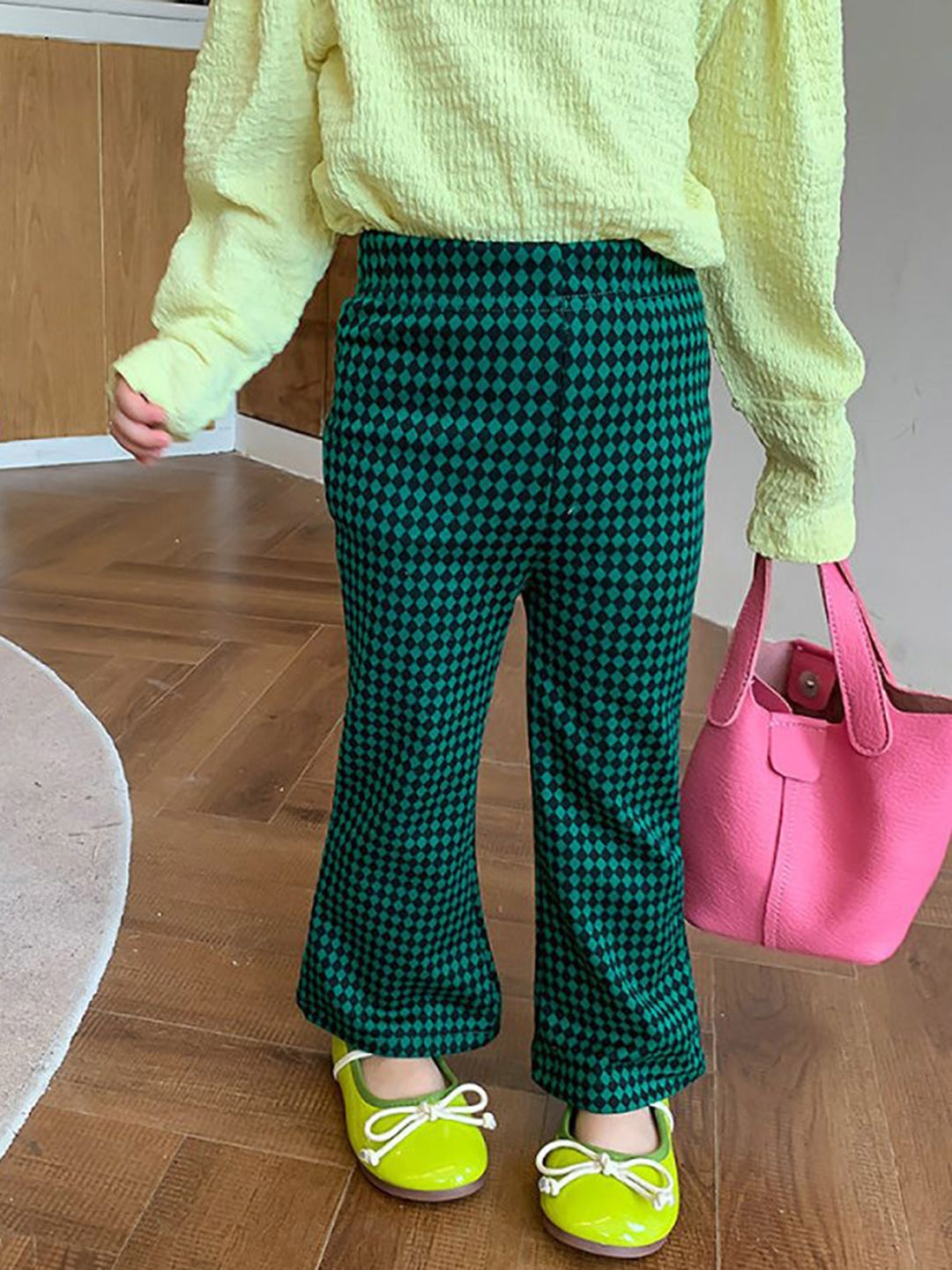StyleCast x Revolte Girls Ethnic Motifs Printed Regular Fit Mid-Rise Bootcut Trousers, Green
StyleCast x Revolte Girls Ethnic Motifs Printed Regular Fit Mid-Rise Bootcut Trousers, Green