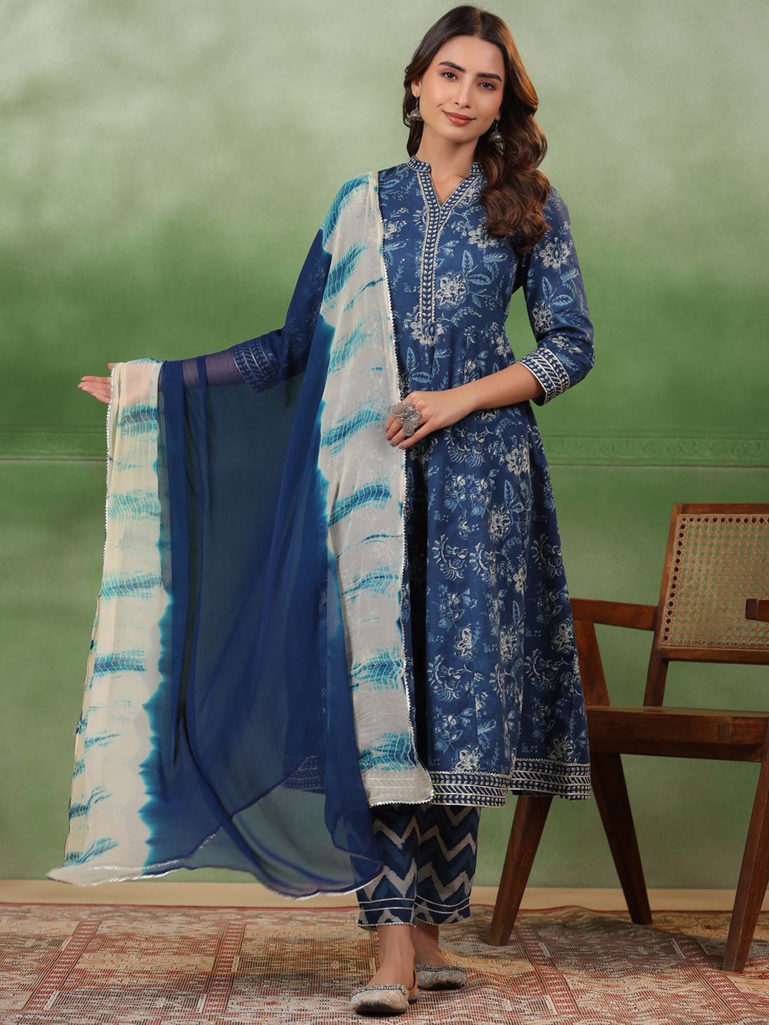 Sangria Blue Floral Printed Mandarin Collar Pure Cotton Kurta With Trousers And Dupatta
Sangria Blue Floral Printed Mandarin Collar Pure Cotton Kurta With Trousers And Dupatta