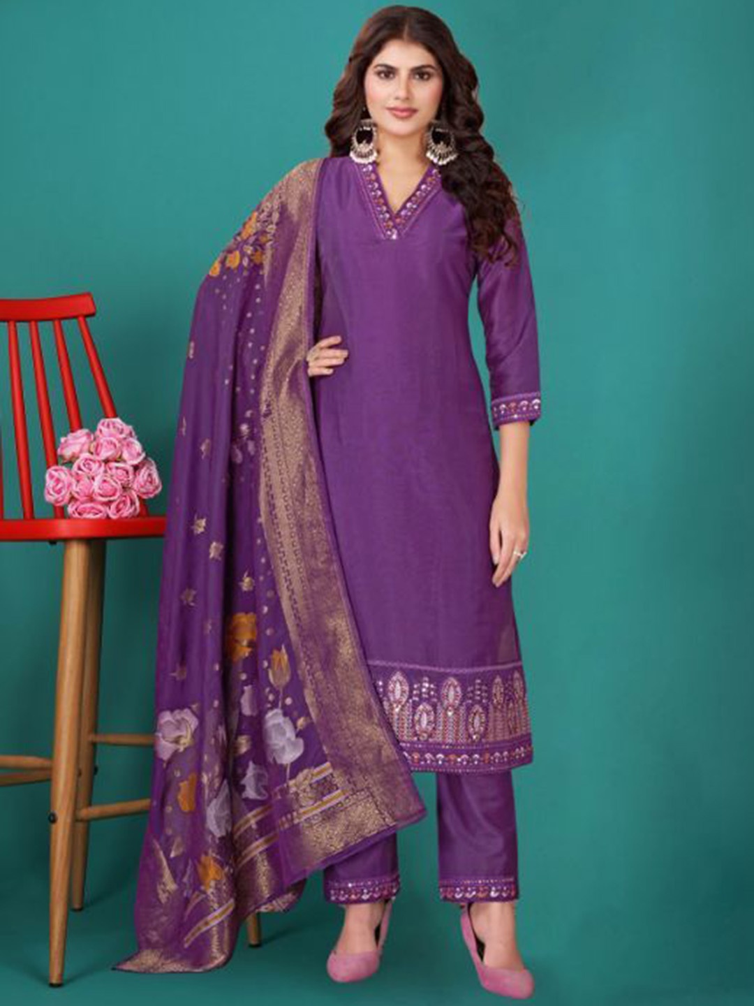 PARROT CREATION Floral Yoke Design V-Neck Pure Silk Straight Kurta With Trouser & Dupatta, Purple
PARROT CREATION Floral Yoke Design V-Neck Pure Silk Straight Kurta With Trouser & Dupatta, Purple