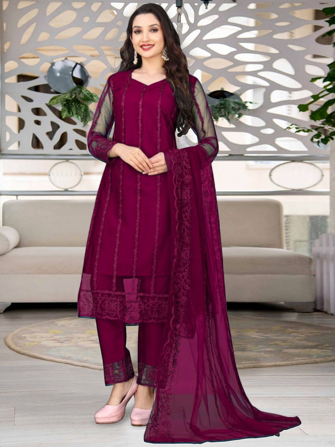 GUNVANTI FAB Paisley Embroidered Sweetheart Neck Straight Kurta With Trousers & Dupatta, Burgundy
GUNVANTI FAB Paisley Embroidered Sweetheart Neck Straight Kurta With Trousers & Dupatta, Burgundy