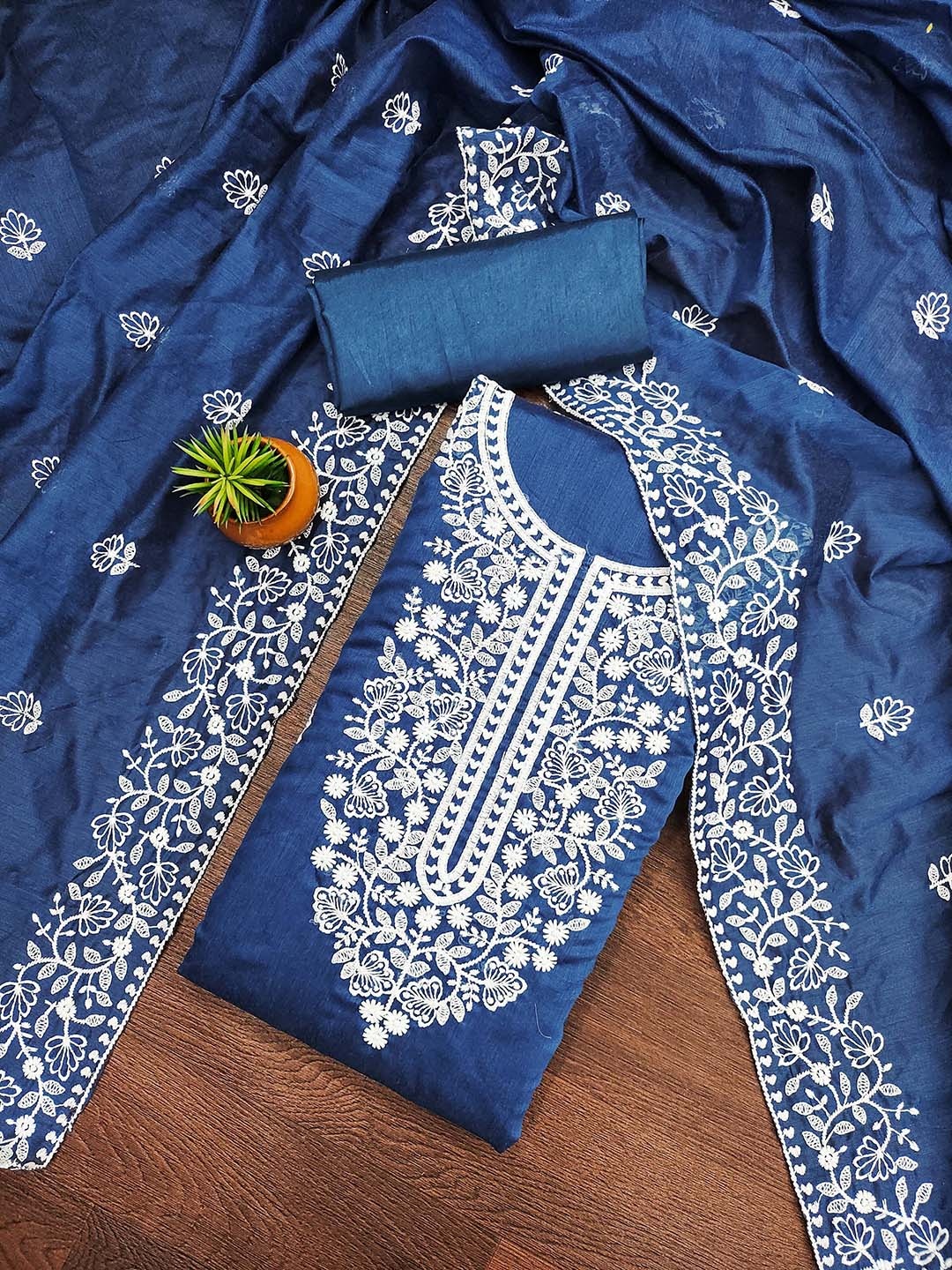 HERE&NOW Floral Embroidered Thread Work Chanderi Cotton Unstitched Dress Material, Blue
HERE&NOW Floral Embroidered Thread Work Chanderi Cotton Unstitched Dress Material, Blue