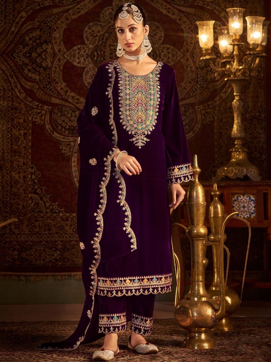 SURATSUIT Women Ethnic Motifs Embroidered Empire Velvet Kurta with Salwar & With Dupatta, Purple
SURATSUIT Women Ethnic Motifs Embroidered Empire Velvet Kurta with Salwar & With Dupatta, Purple