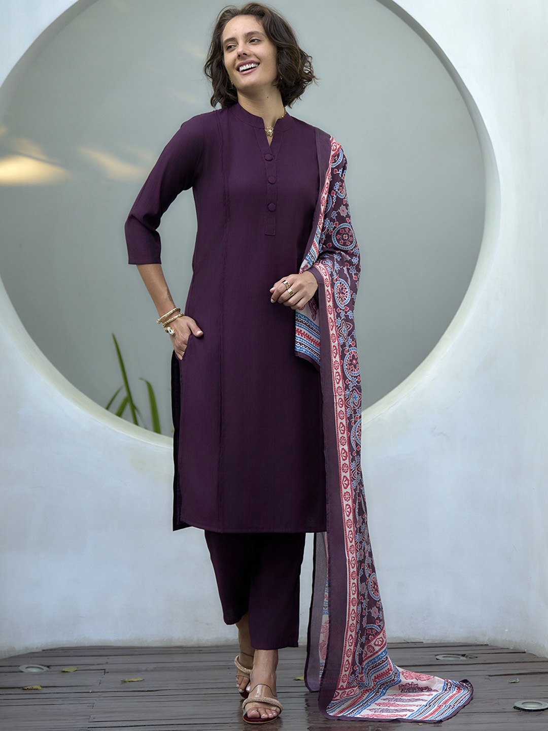 SHREE LAXMINARAYAN EXPORT Mandarin Collar Panelled Straight Kurta With Trouser & Dupatta, Purple
SHREE LAXMINARAYAN EXPORT Mandarin Collar Panelled Straight Kurta With Trouser & Dupatta, Purple