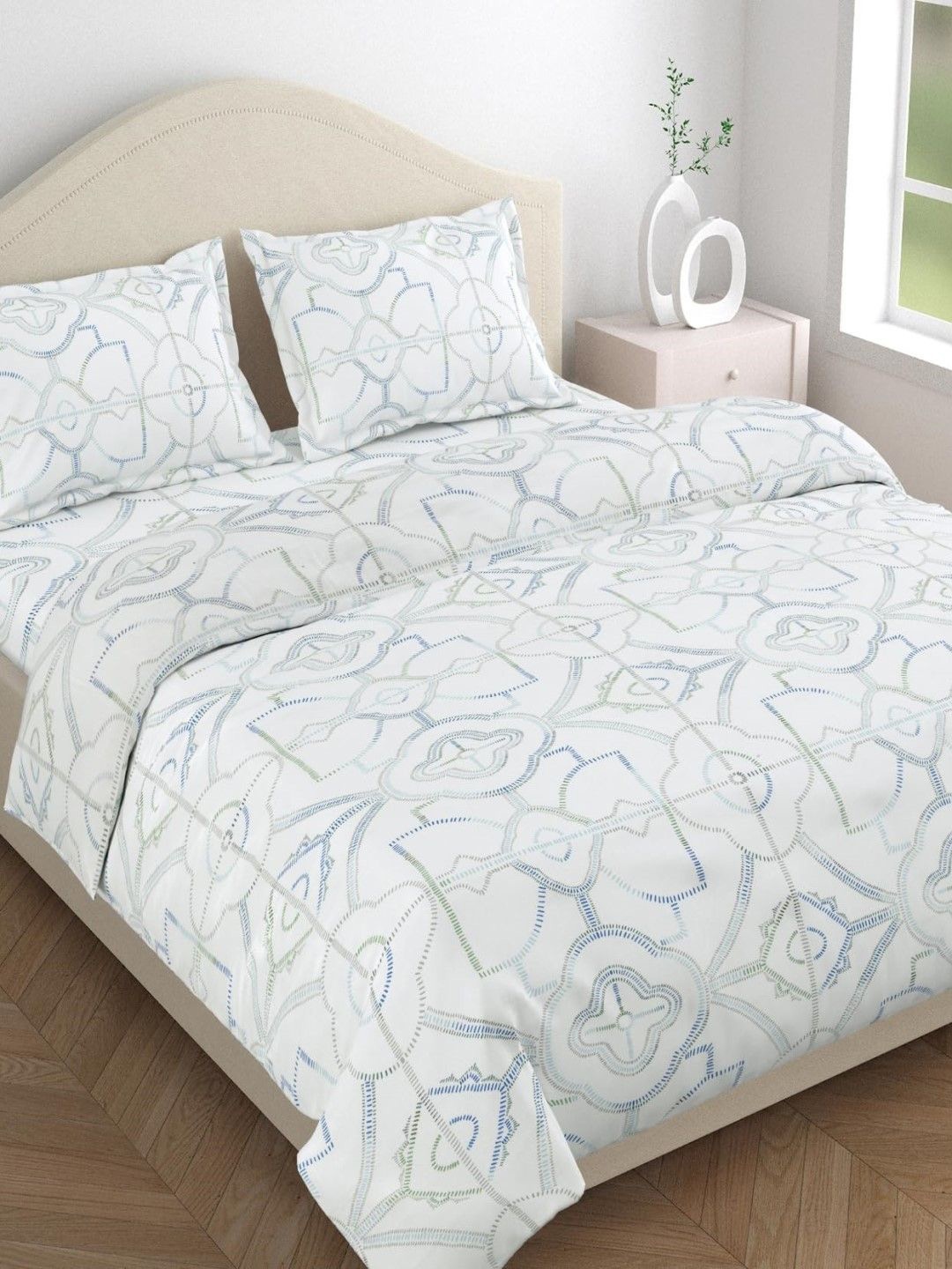 haus & kinder Serenade White & Blue Printed Cotton 186 TC King Bedsheet Set-2.75mx2.75m
haus & kinder Serenade White & Blue Printed Cotton 186 TC King Bedsheet Set-2.75mx2.75m