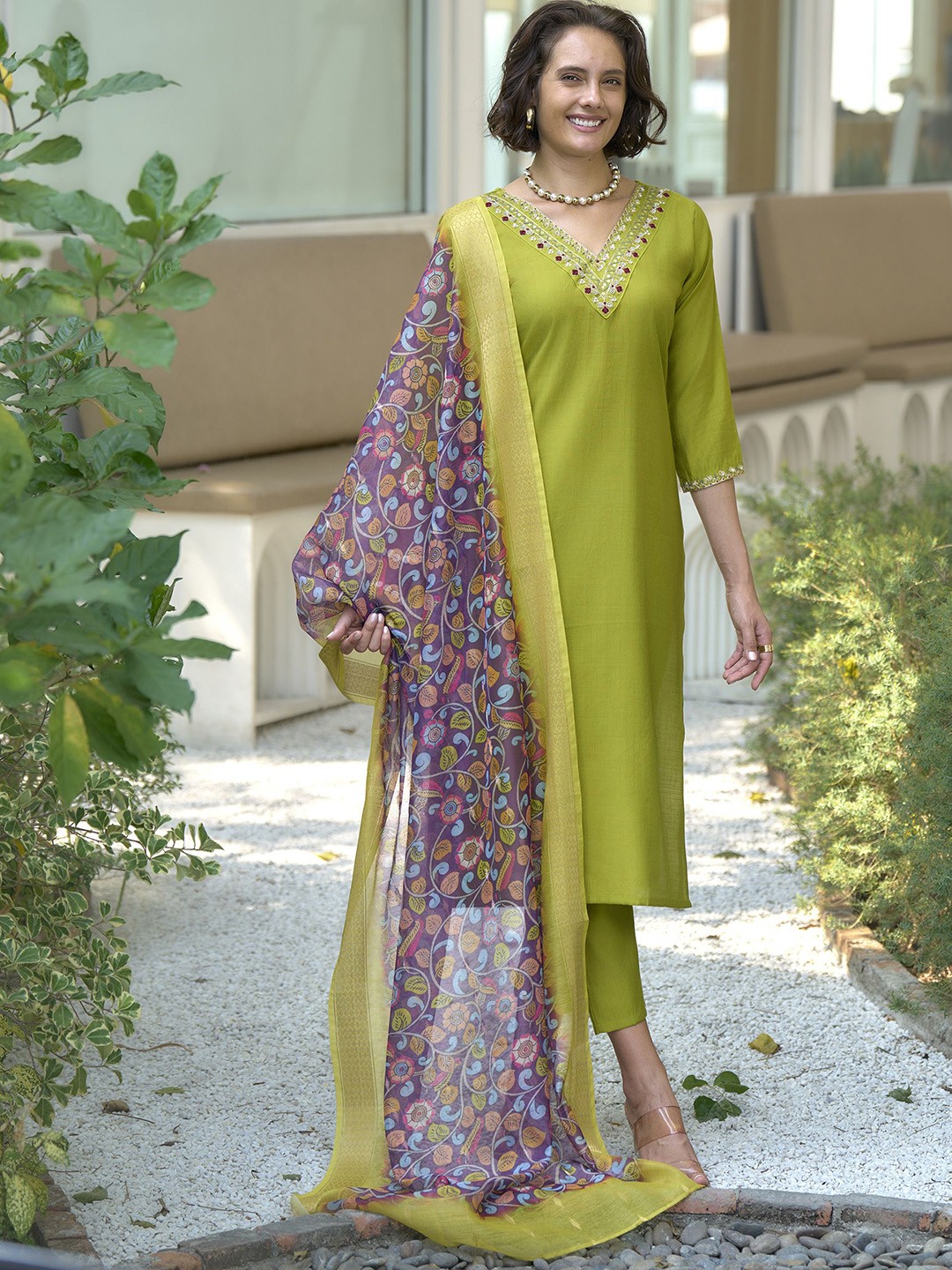 SHREE LAXMINARAYAN EXPORT Floral Yoke Design V-Neck Straight Kurta With Trouser & Dupatta, Olive
SHREE LAXMINARAYAN EXPORT Floral Yoke Design V-Neck Straight Kurta With Trouser & Dupatta, Olive