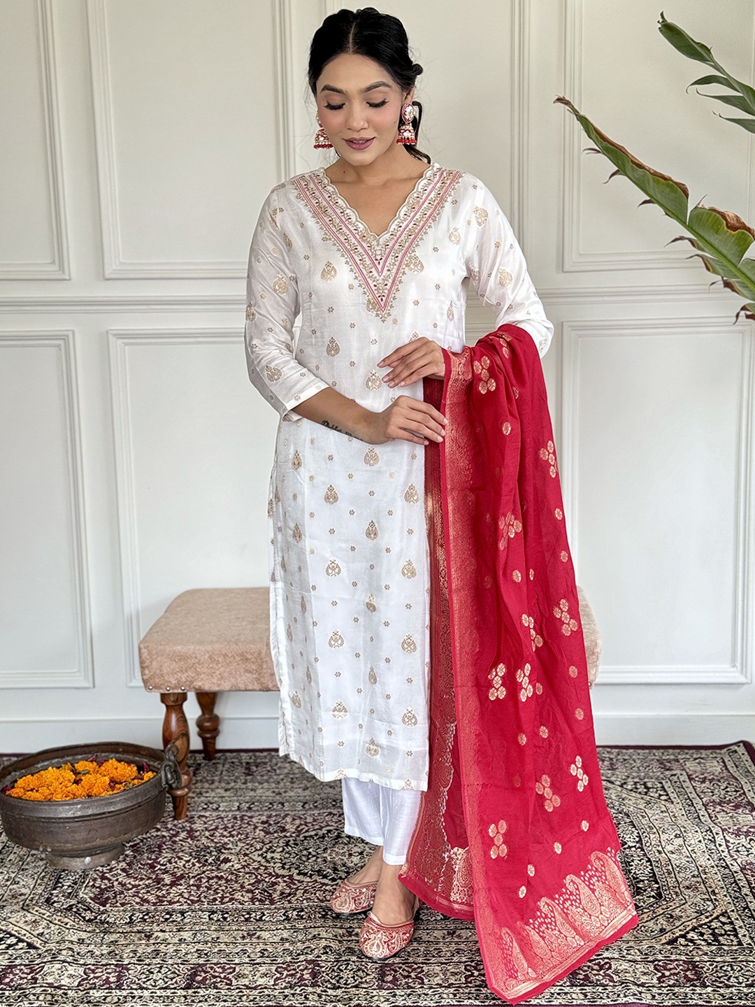 Moda Rapido White Woven Design V-Neck Cotton Silk Straight Kurta With Trousers & Dupatta
Moda Rapido White Woven Design V-Neck Cotton Silk Straight Kurta With Trousers & Dupatta