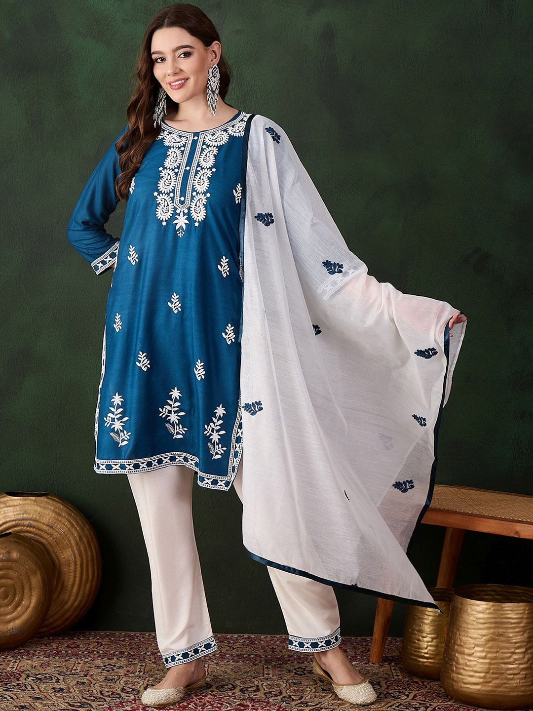 HERE&NOW Floral Embroidered Straight Thread Work Kurta With Salwar And Dupatta, Teal
HERE&NOW Floral Embroidered Straight Thread Work Kurta With Salwar And Dupatta, Teal