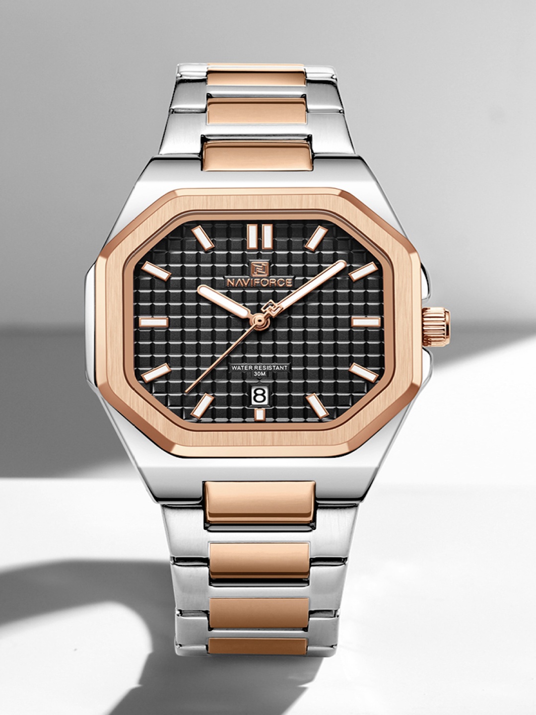 Naviforce Women Embellished Dial & Stainless Steel Straps Analogue Watch NF5053_RG B, Rose gold
Naviforce Women Embellished Dial & Stainless Steel Straps Analogue Watch NF5053_RG B, Rose gold