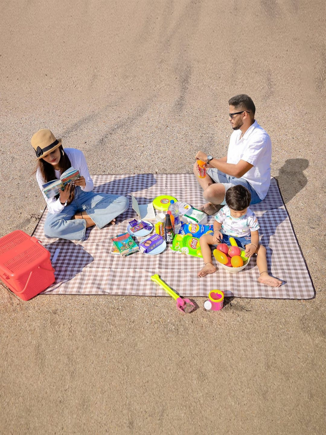 HOKIPO Brown & White Checked Large Foldable Waterproof Picnic Blanket Mat
HOKIPO Brown & White Checked Large Foldable Waterproof Picnic Blanket Mat