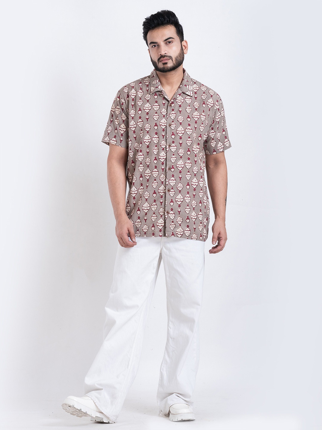 Kartikeya Jaipur Men Straight Fit Cuban Collar Conversational Printed Cotton Casual Shirt, Grey
Kartikeya Jaipur Men Straight Fit Cuban Collar Conversational Printed Cotton Casual Shirt, Grey