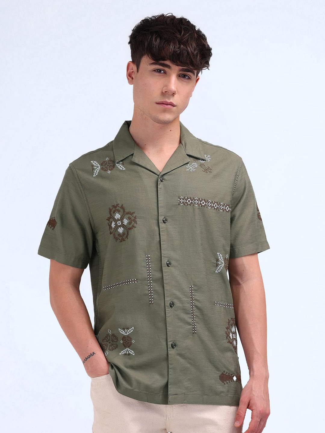 Flying Machine Men Classic Fit Cuban Collar Floral Printed Cotton Casual Shirt, Green
Flying Machine Men Classic Fit Cuban Collar Floral Printed Cotton Casual Shirt, Green
