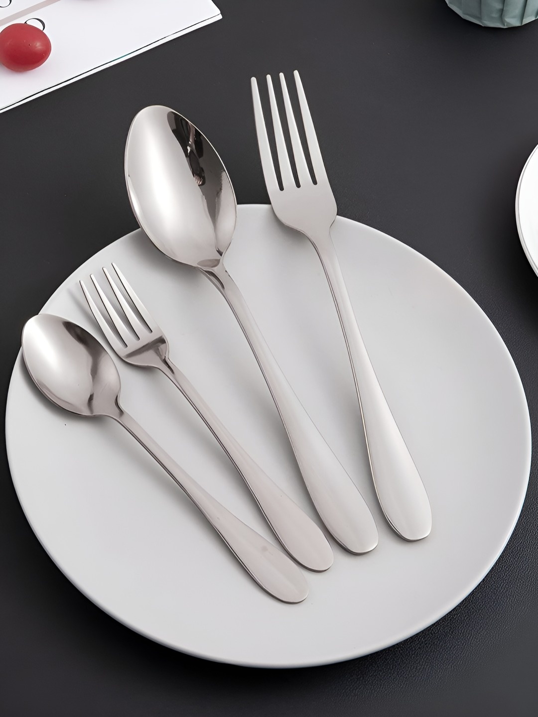 HOKIPO Silver-Toned 24 Pieces Stainless Steel Mirror Finish Cutlery Set With Gift box
HOKIPO Silver-Toned 24 Pieces Stainless Steel Mirror Finish Cutlery Set With Gift box