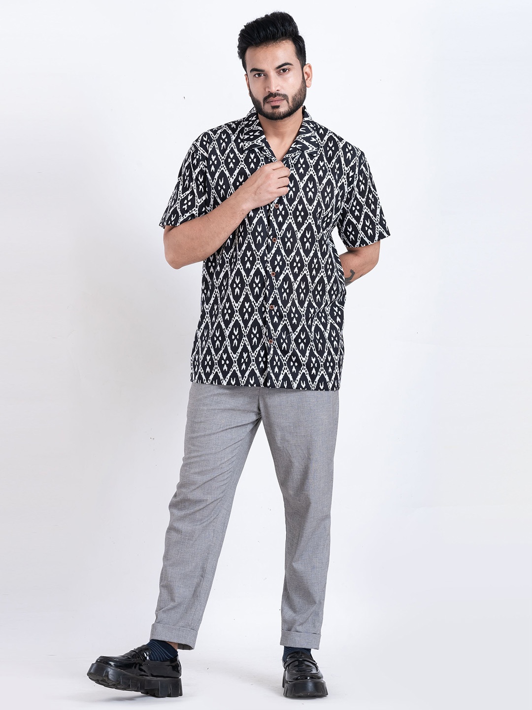 Kartikeya Jaipur Men Straight Fit Cuban Collar Geometric Printed Cotton Casual Shirt, Black
Kartikeya Jaipur Men Straight Fit Cuban Collar Geometric Printed Cotton Casual Shirt, Black