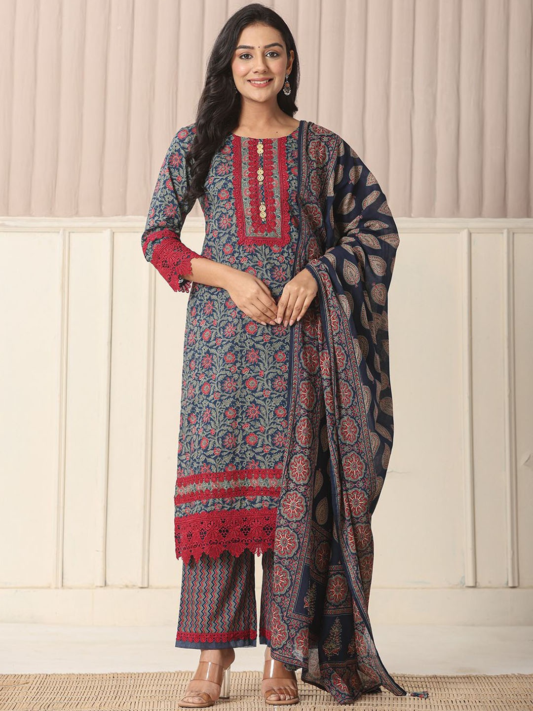Yufta Floral Printed Round Neck Pure Cotton Straight Kurta With Trousers & Dupatta, Blue
Yufta Floral Printed Round Neck Pure Cotton Straight Kurta With Trousers & Dupatta, Blue