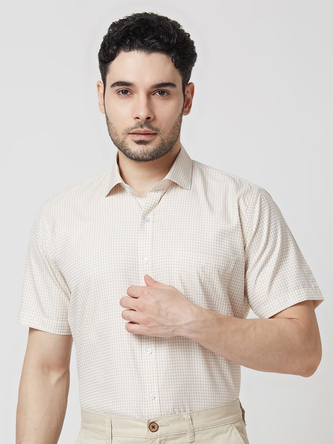 MARK & ALBERT Men India Slim Fit Spread Collar Micro Checked Cotton Formal Shirt, Beige
MARK & ALBERT Men India Slim Fit Spread Collar Micro Checked Cotton Formal Shirt, Beige