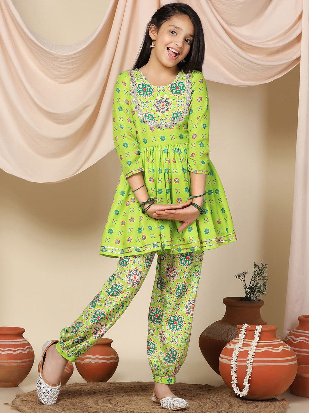 Sangria Girls Parrot Green Floral Printed Round Neck Gotta Patti Anarkali Kurta & Salwar
Sangria Girls Parrot Green Floral Printed Round Neck Gotta Patti Anarkali Kurta & Salwar