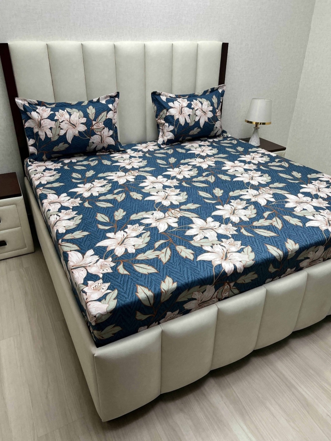 Pure Decor Amulya Blue Floral Printed Microfiber 240 TC Queen Bedsheet Set 2.54 x 2.28 m
Pure Decor Amulya Blue Floral Printed Microfiber 240 TC Queen Bedsheet Set 2.54 x 2.28 m