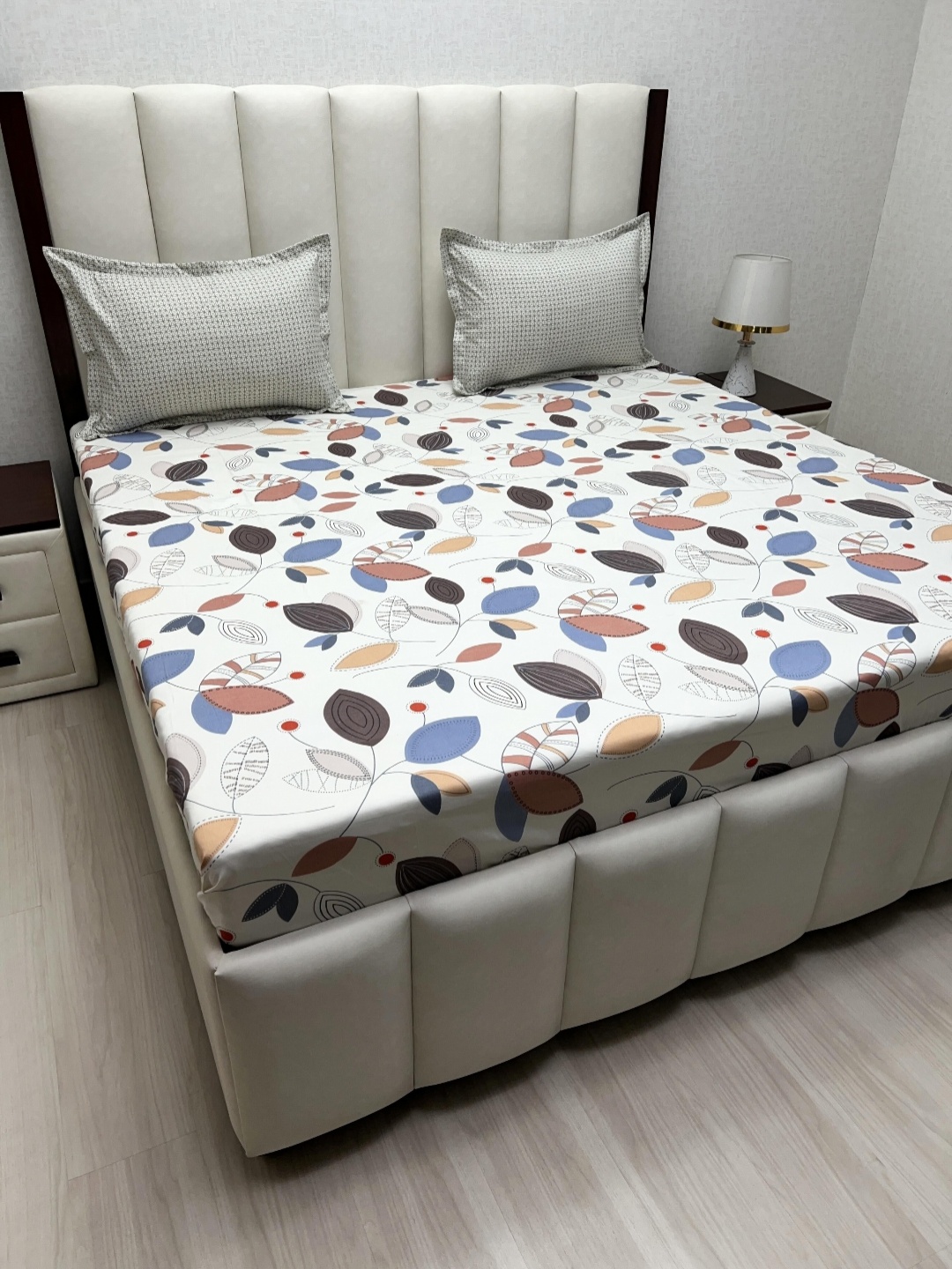 Pure Decor leisure Fur White Printed Microfiber 240 TC Queen Bedsheet Set 2.74 x 2.74 m
Pure Decor leisure Fur White Printed Microfiber 240 TC Queen Bedsheet Set 2.74 x 2.74 m