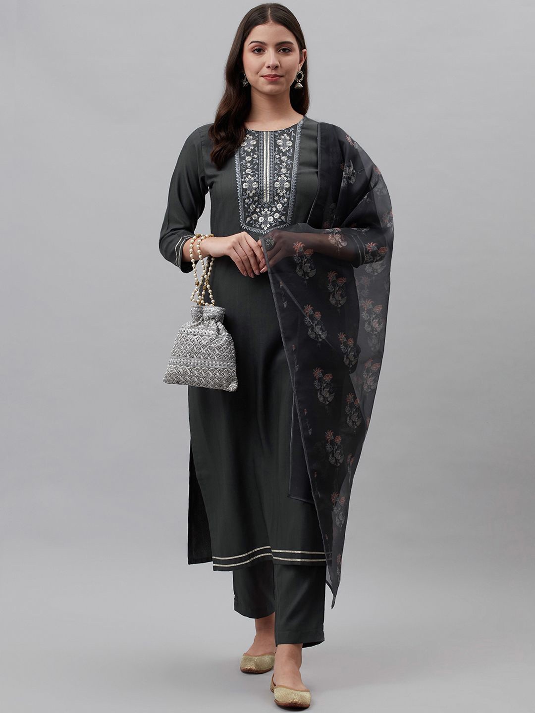 DIVASTRI Floral Embroidered Round Neck Kurta With Trousers & Dupatta, Grey
DIVASTRI Floral Embroidered Round Neck Kurta With Trousers & Dupatta, Grey