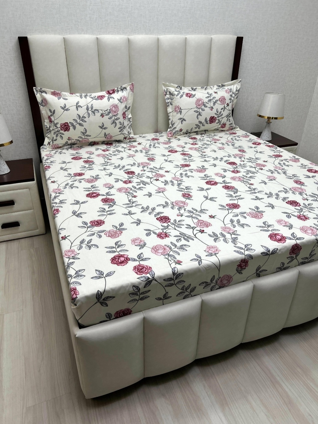 Pure Decor Amulya White Floral Printed Microfiber 210 TC Queen Bedsheet Set 2.54 x 2.28 m
Pure Decor Amulya White Floral Printed Microfiber 210 TC Queen Bedsheet Set 2.54 x 2.28 m