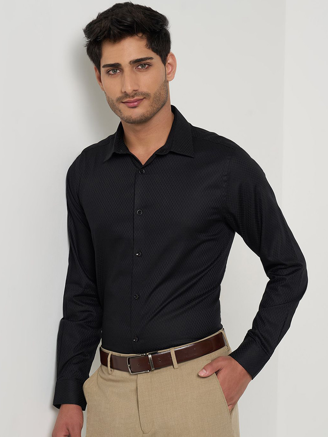 Peregrine by Pantaloons Men Slim Fit Spread Collar Textured Cotton Casual Shirt, Black
Peregrine by Pantaloons Men Slim Fit Spread Collar Textured Cotton Casual Shirt, Black